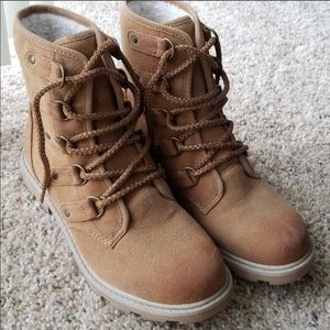 Roxy boots